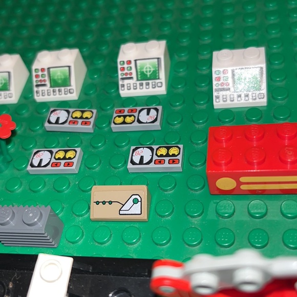 Lego Big Lot of Unique Bricks over 30 items - Picture 4 of 7